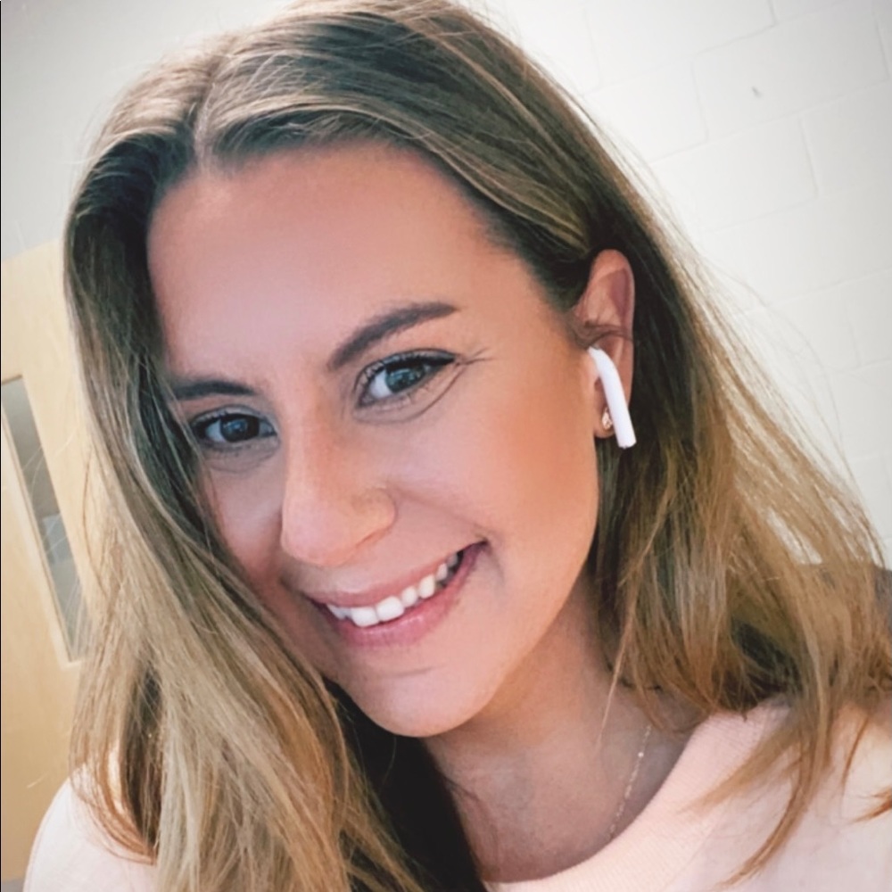 Meet your Posher, Lara